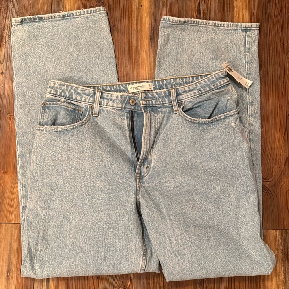 Abercrombie Women’s Curve Love High Rise 90’s Relaxed Jean